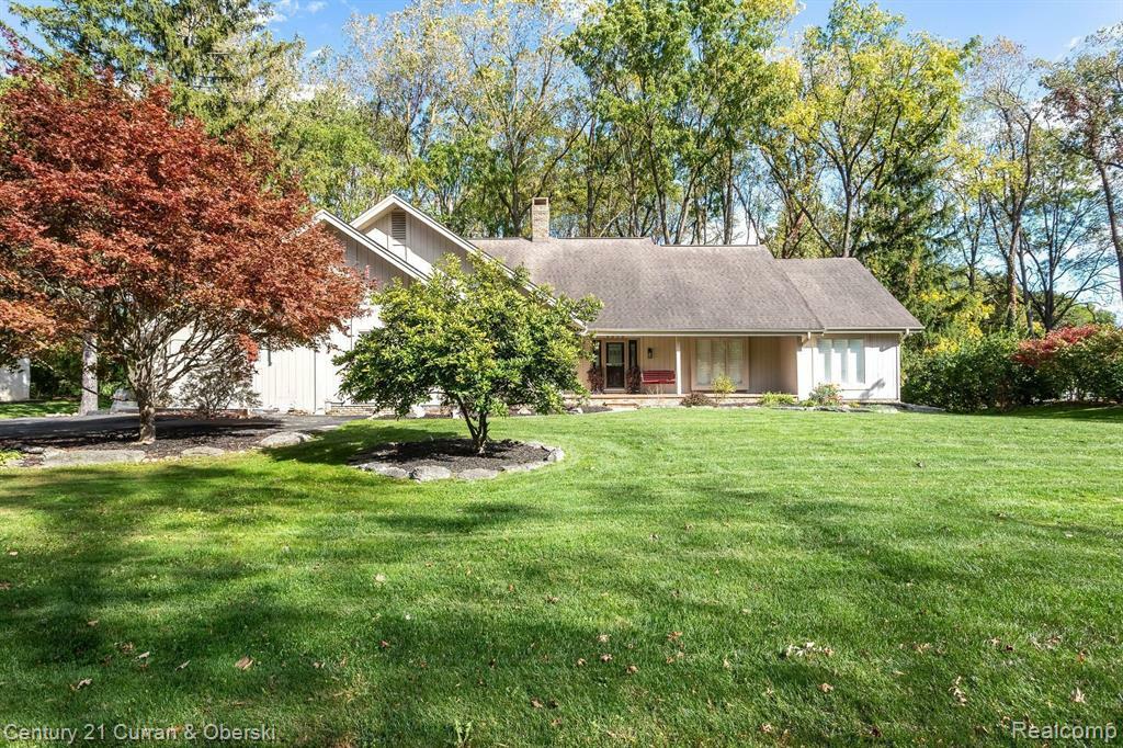 Property Photo:  9030 Northampton Drive  MI 48170 3340 