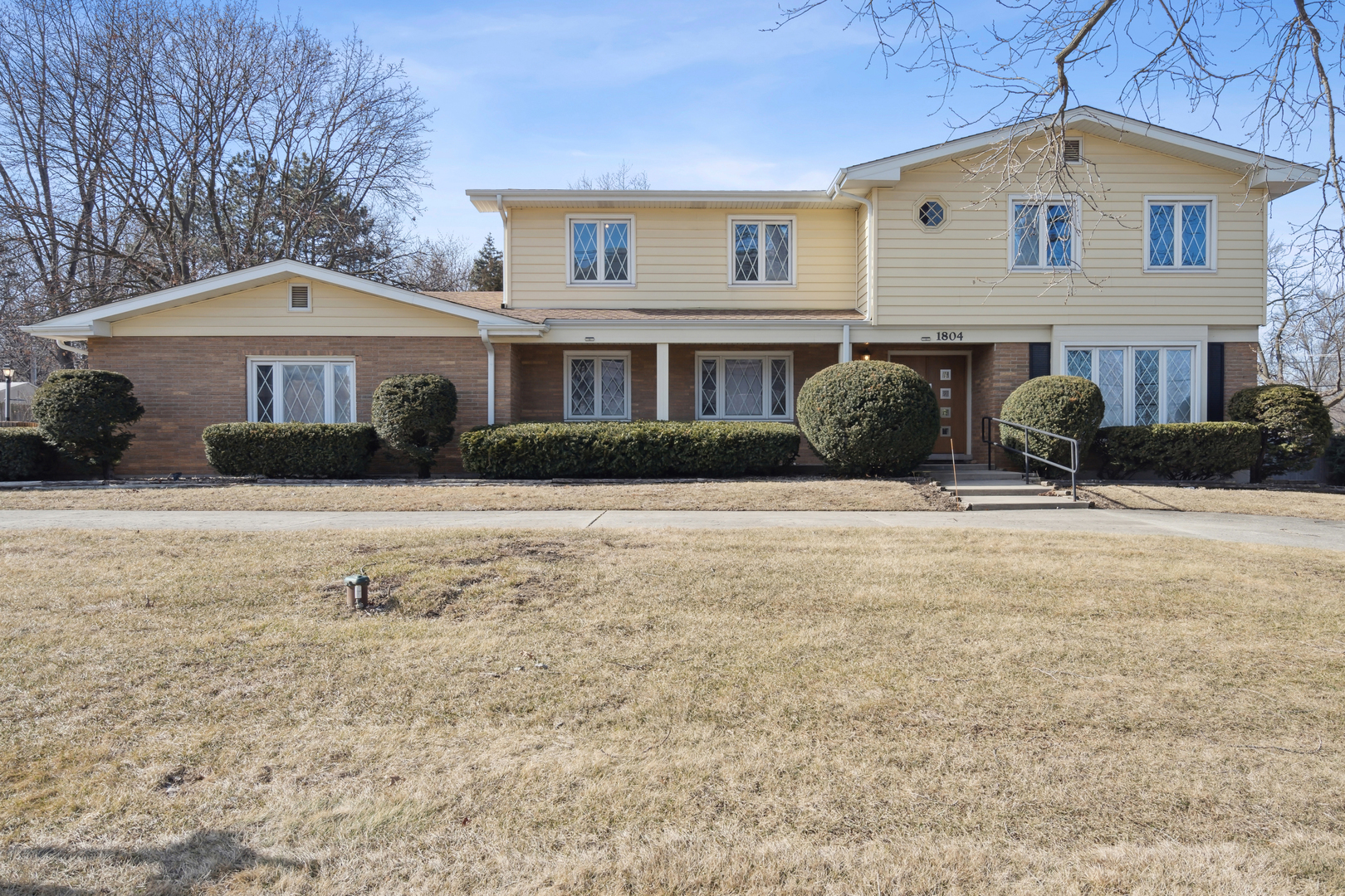 Property Photo:  1804 S Meyers Road  IL 60148 