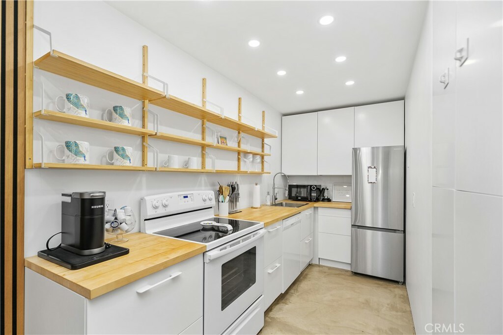 Property Photo: 2825 N Los Felices Road 114 CA 92262