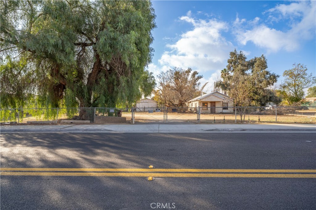 Property Photo:  24657 Atwood Avenue  CA 92553 