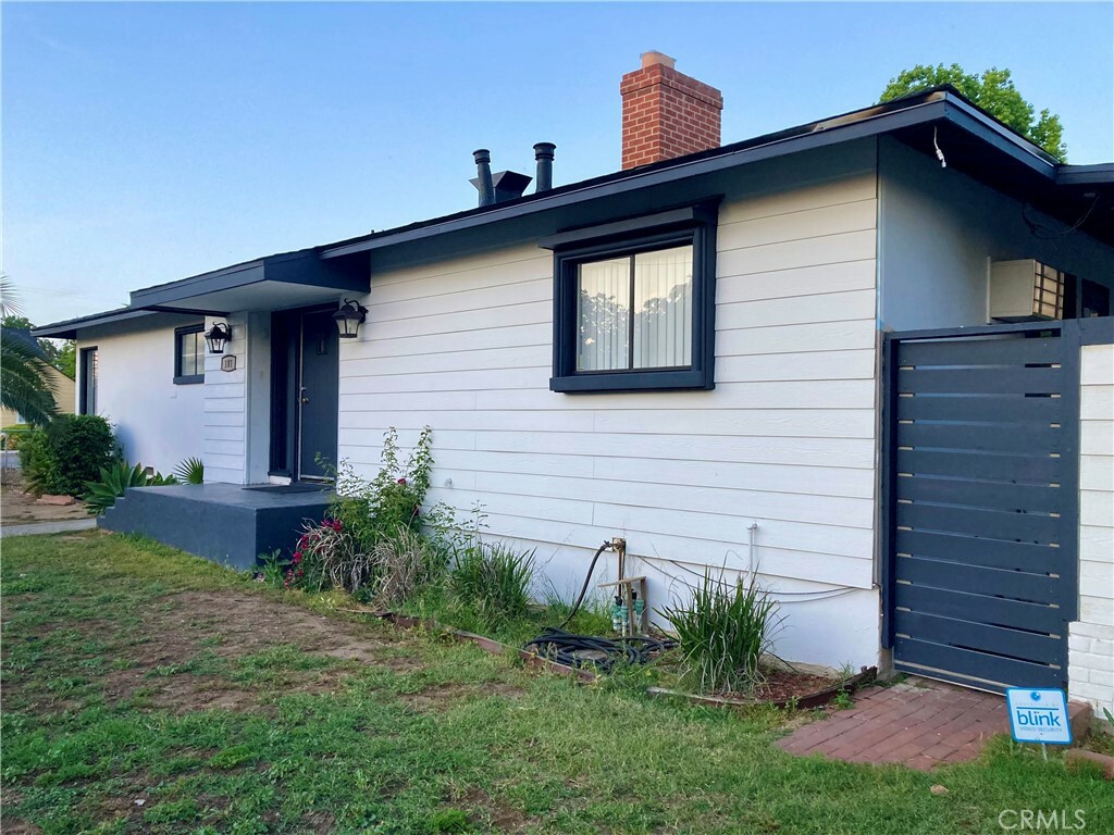 Property Photo: 101 Oregon Street CA 93305
