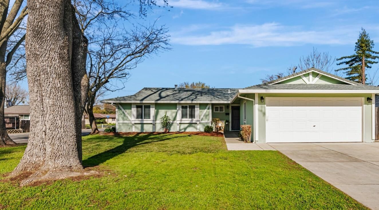 Property Photo: 10801 Oakton Way CA 95670