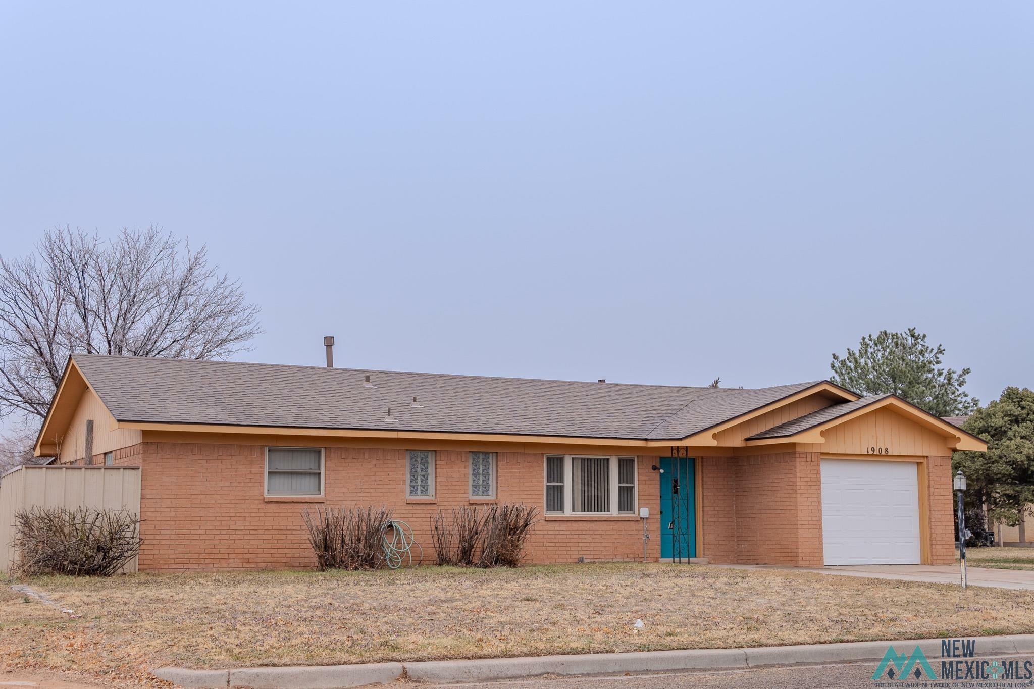 Property Photo:  1908 Grayson Court  NM 88101 