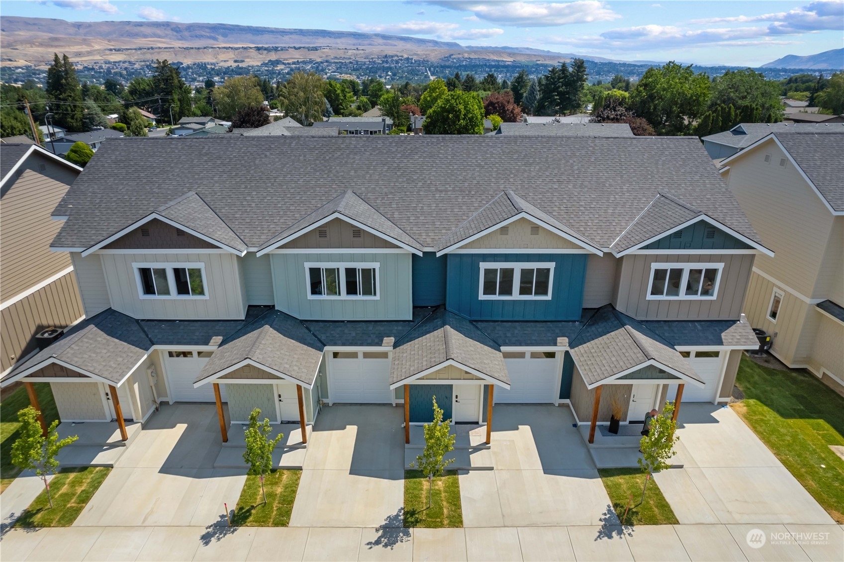 Property Photo: 1030 Finch Lane B1 WA 98801