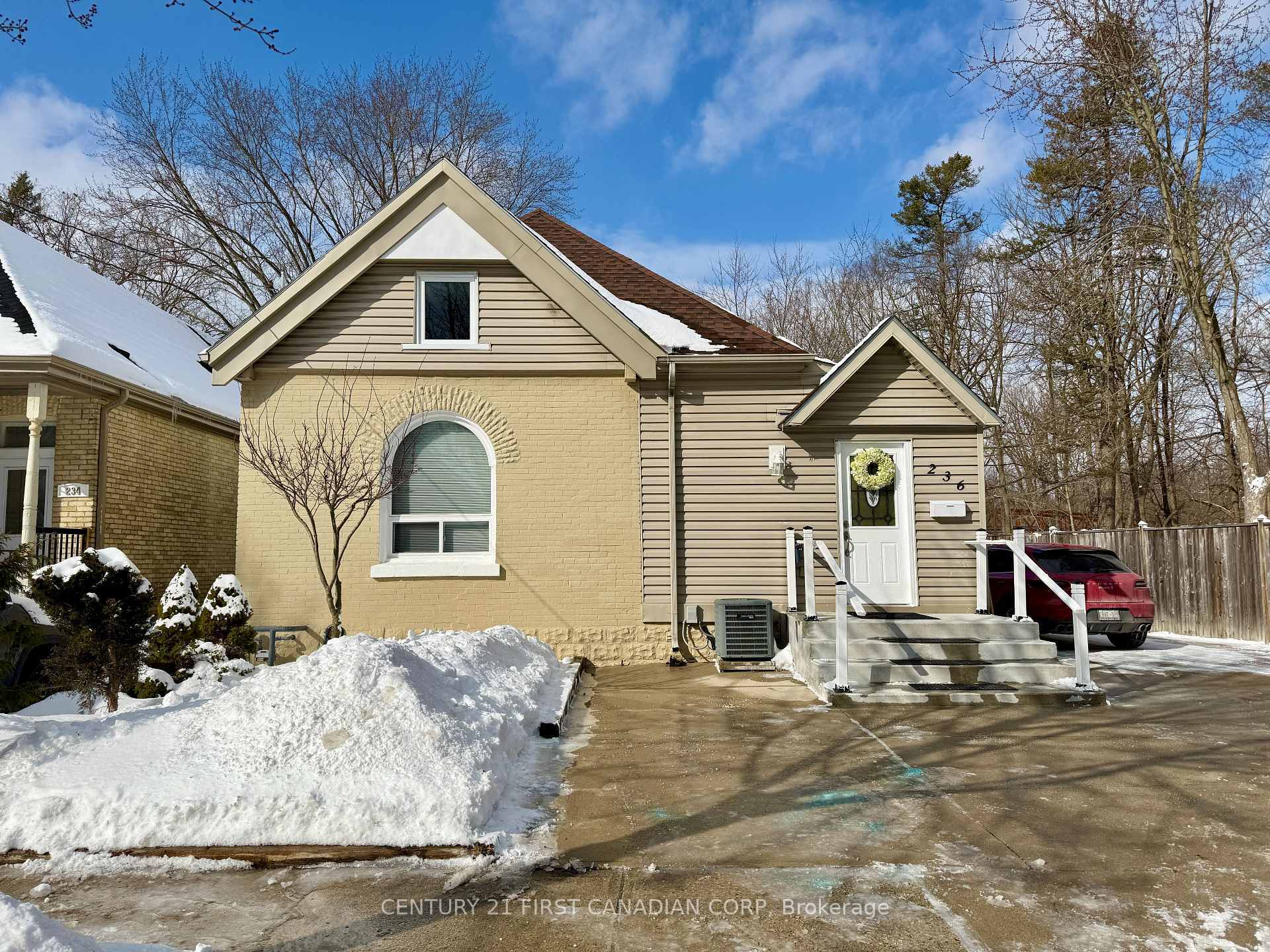 236 Raymond Avenue  London ON N6A 2N1 photo