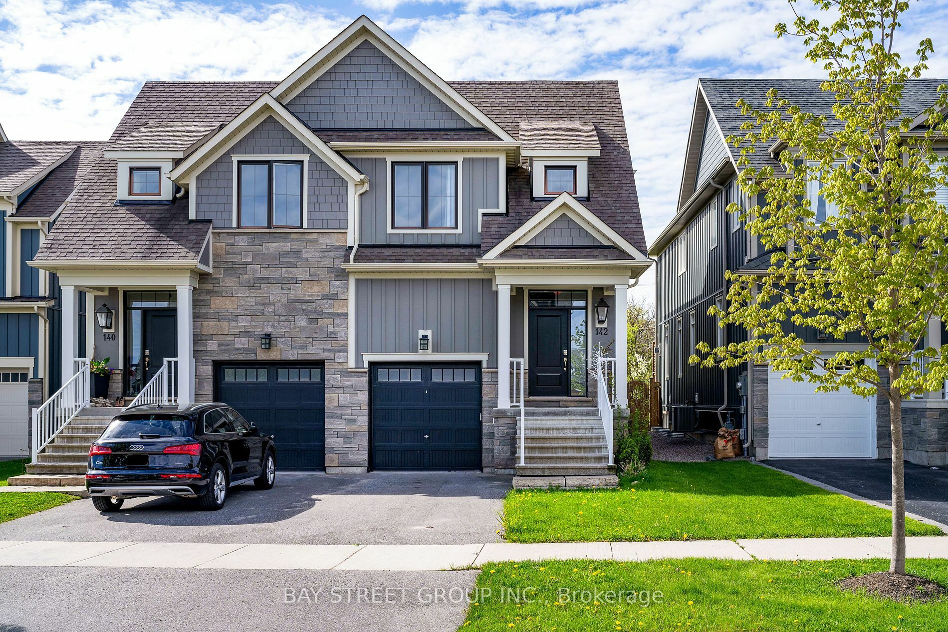 Property Photo:  142 Yellow Birch Cres  ON L9Y 0R4 