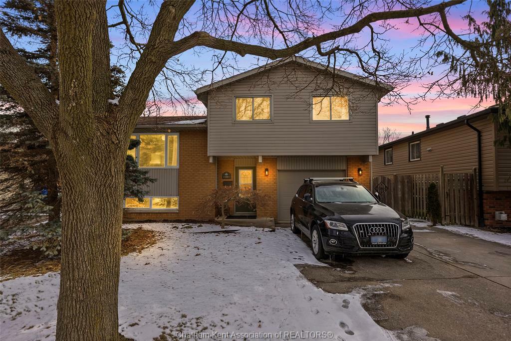 Photo de la propriété:  16 Willowdale Place  ON N7L 4M8 