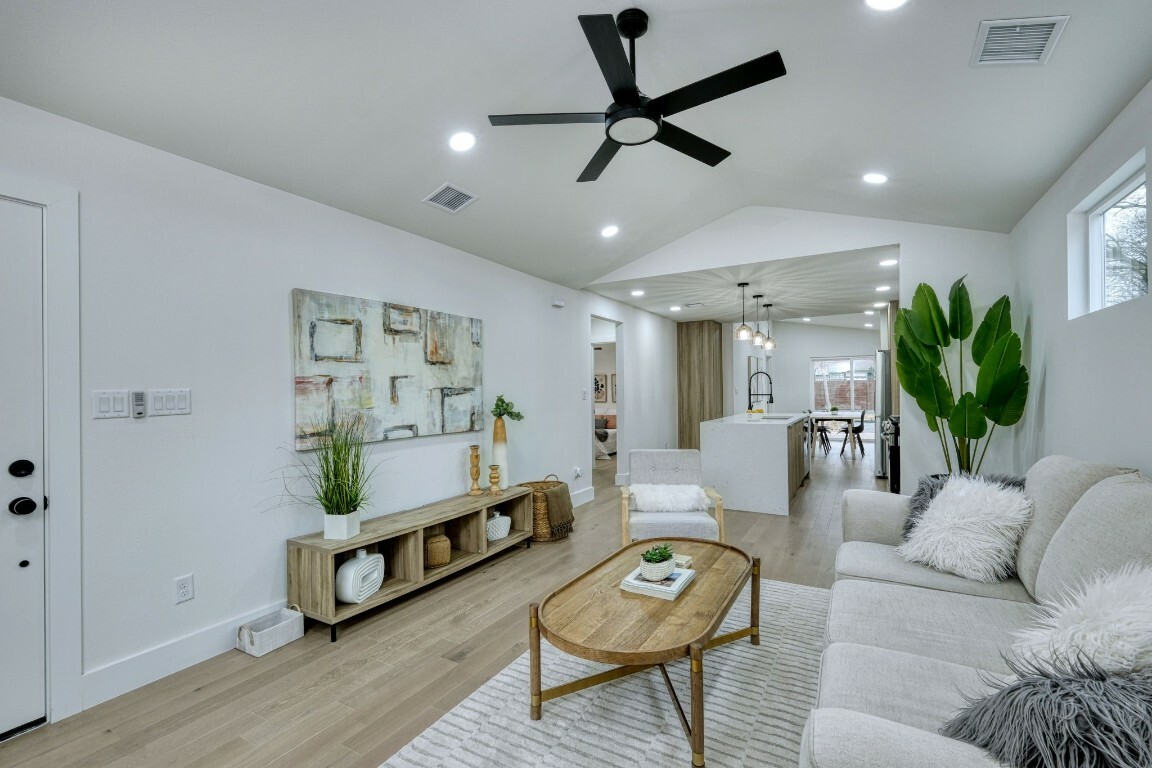Property Photo: 908 E 51st Street TX 78751