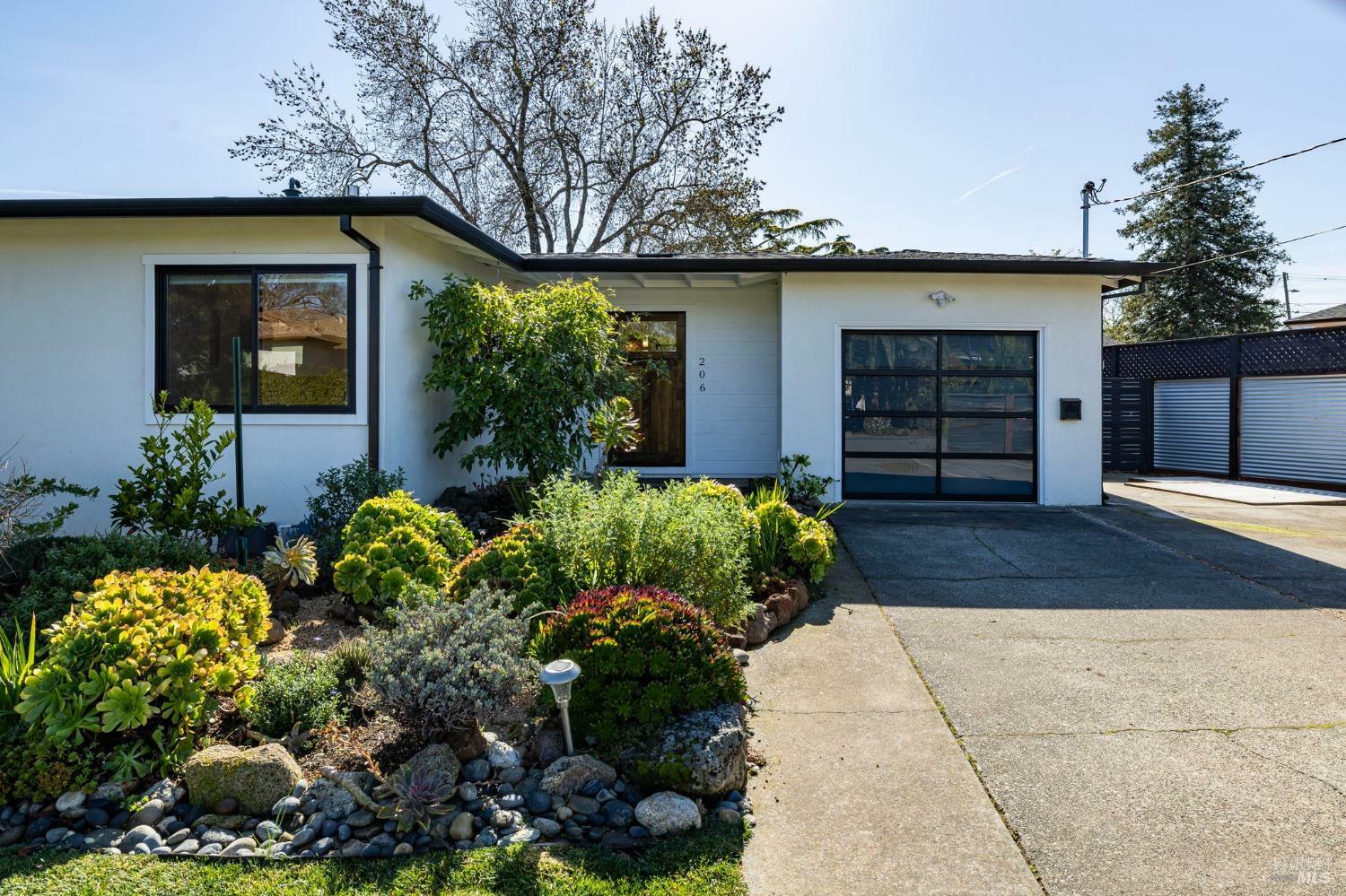 Property Photo:  206 Vendola Drive  CA 94903 