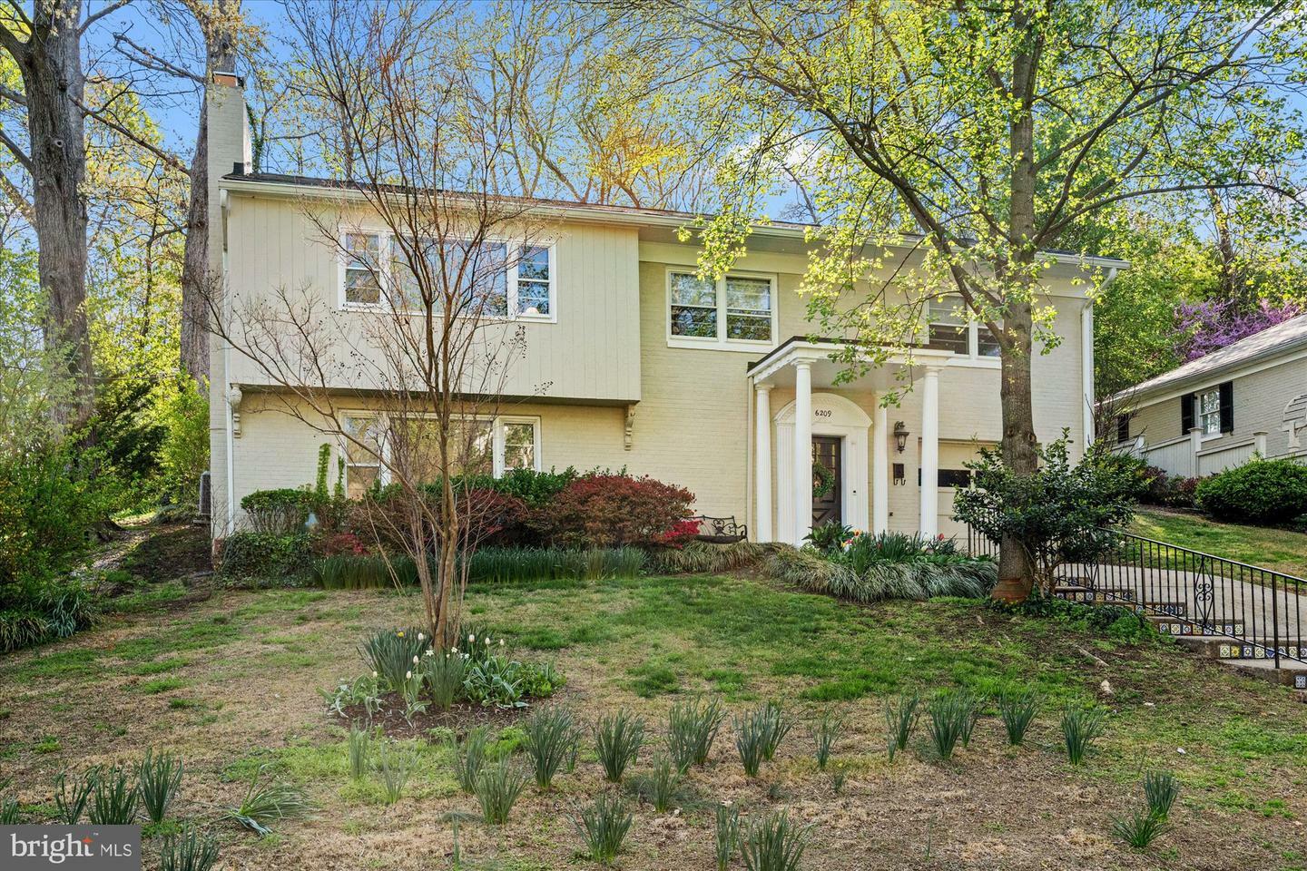 Property Photo: 6209 Tally Ho Lane VA 22307