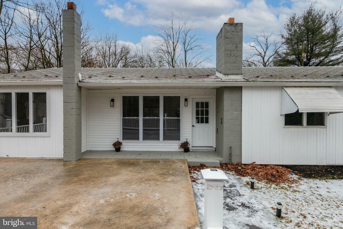 Property Photo:  1734 Mt Laurel Road  PA 19560 