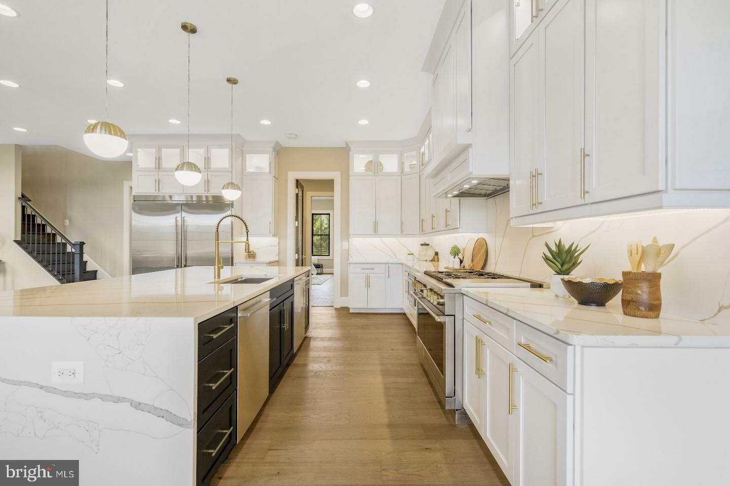 Property Photo: 1617 Woodmoor Lane VA 22101