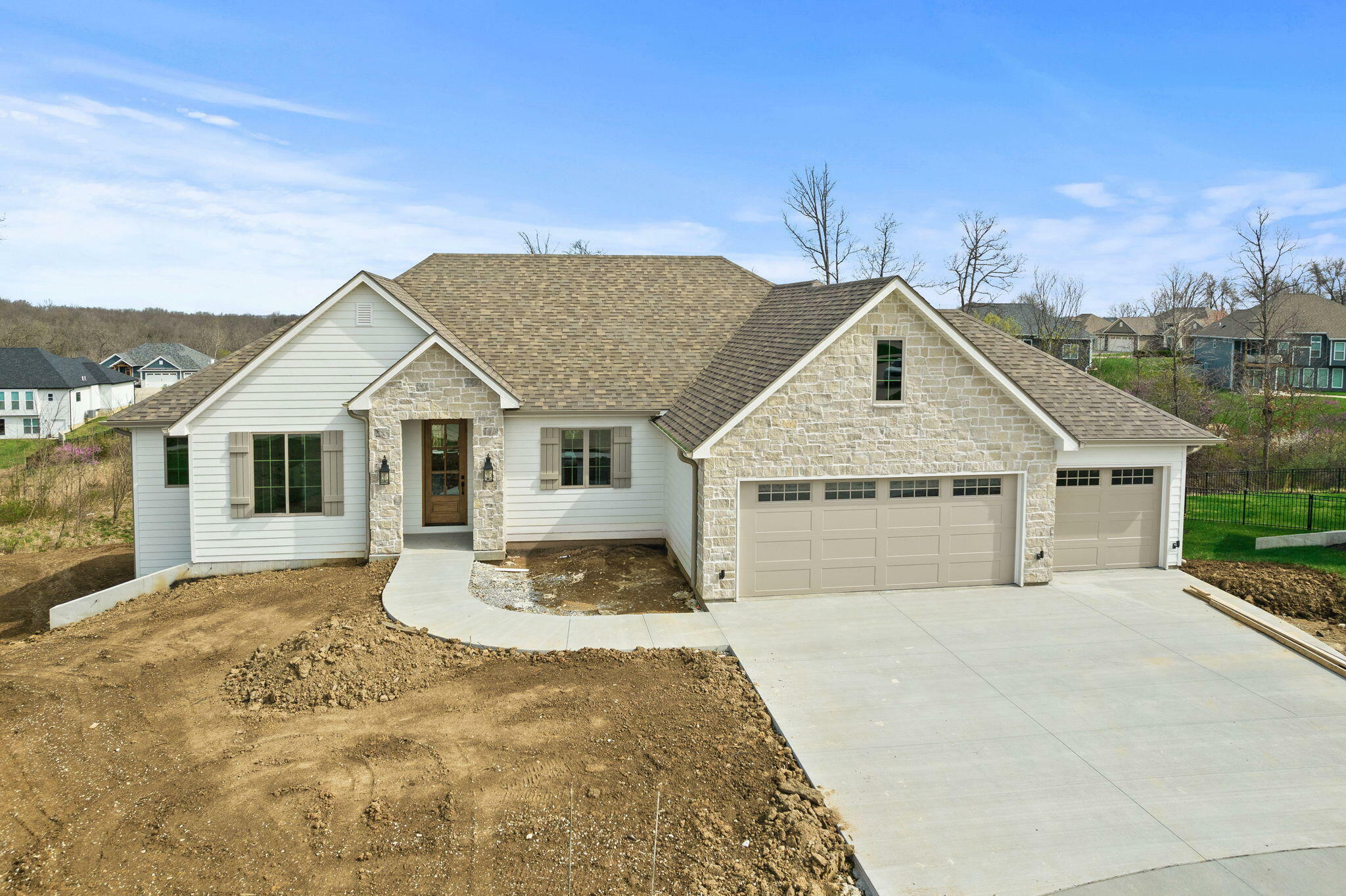 Property Photo: 5000 Regal Ct MO 65203