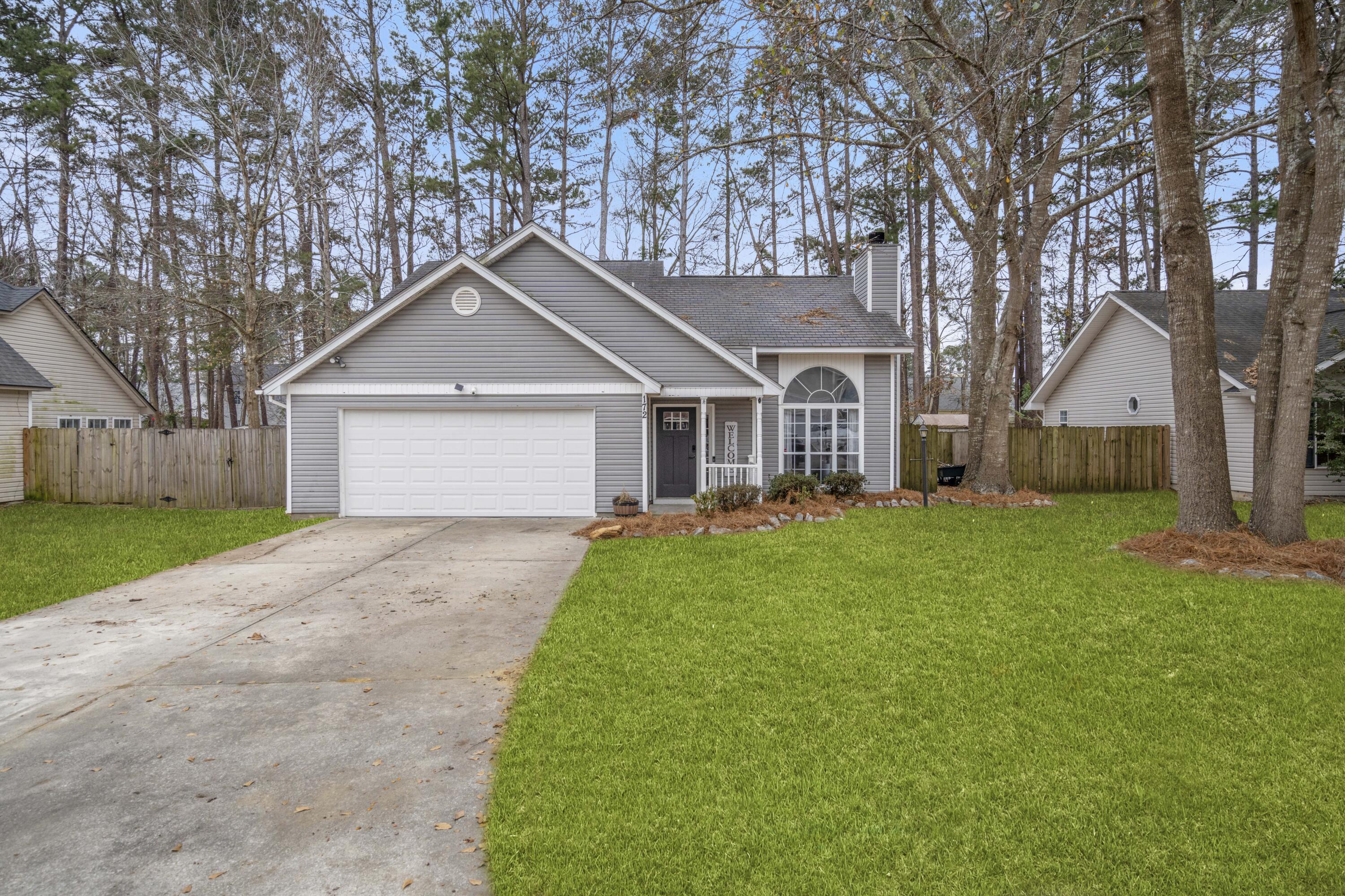 Property Photo: 172 Paddock Way SC 29486