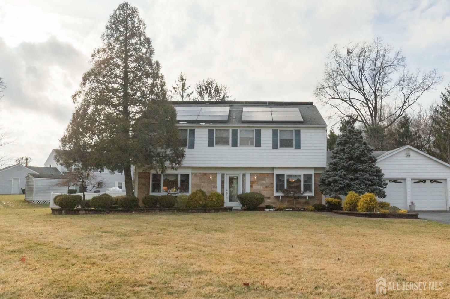 Property Photo:  7 Colonial Court  NJ 07726 