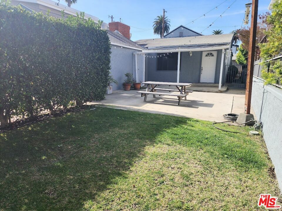 Property Photo:  2439   Louella Ave  CA 90291 