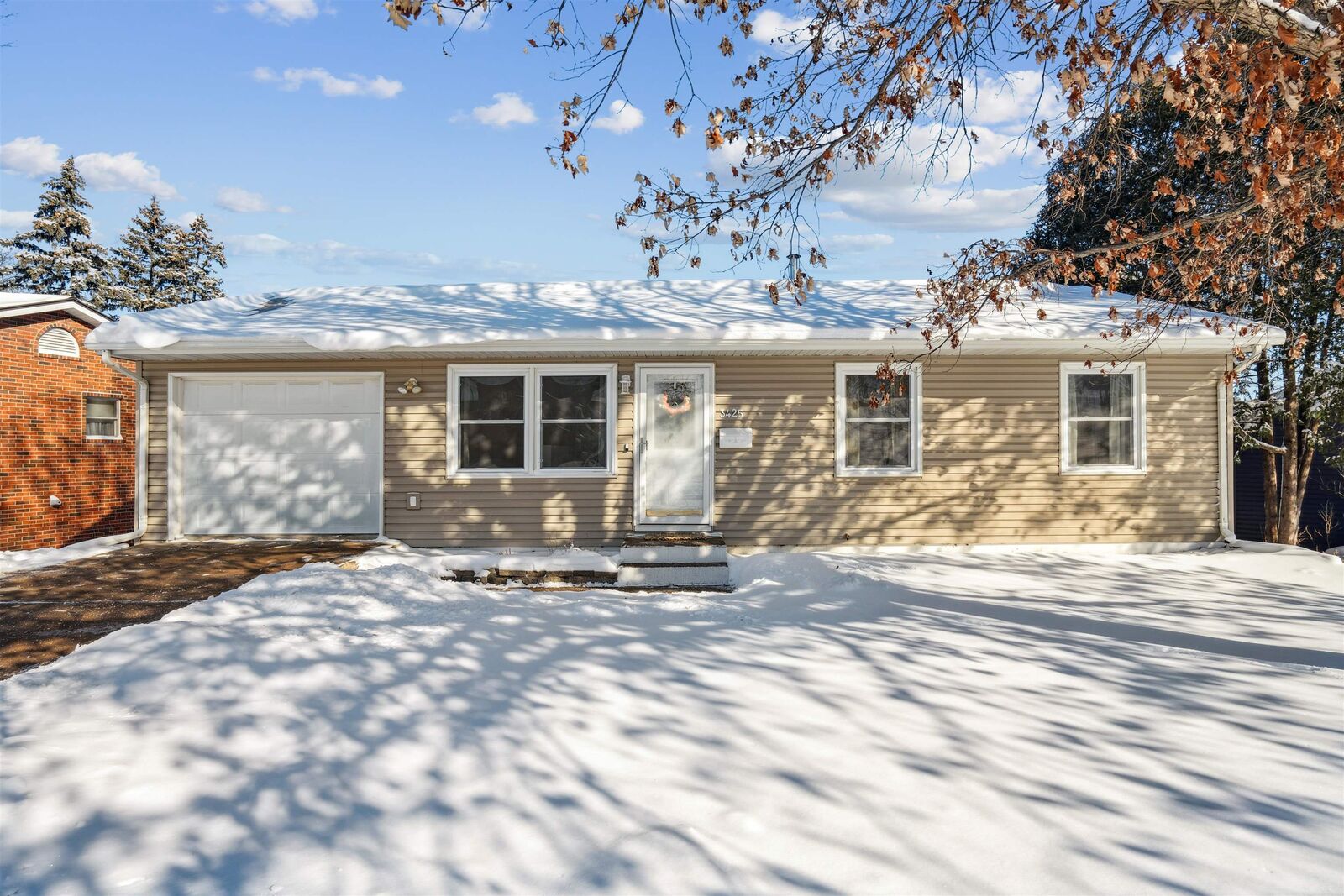 Property Photo:  3425 Kimberly Drive  IA 52002 
