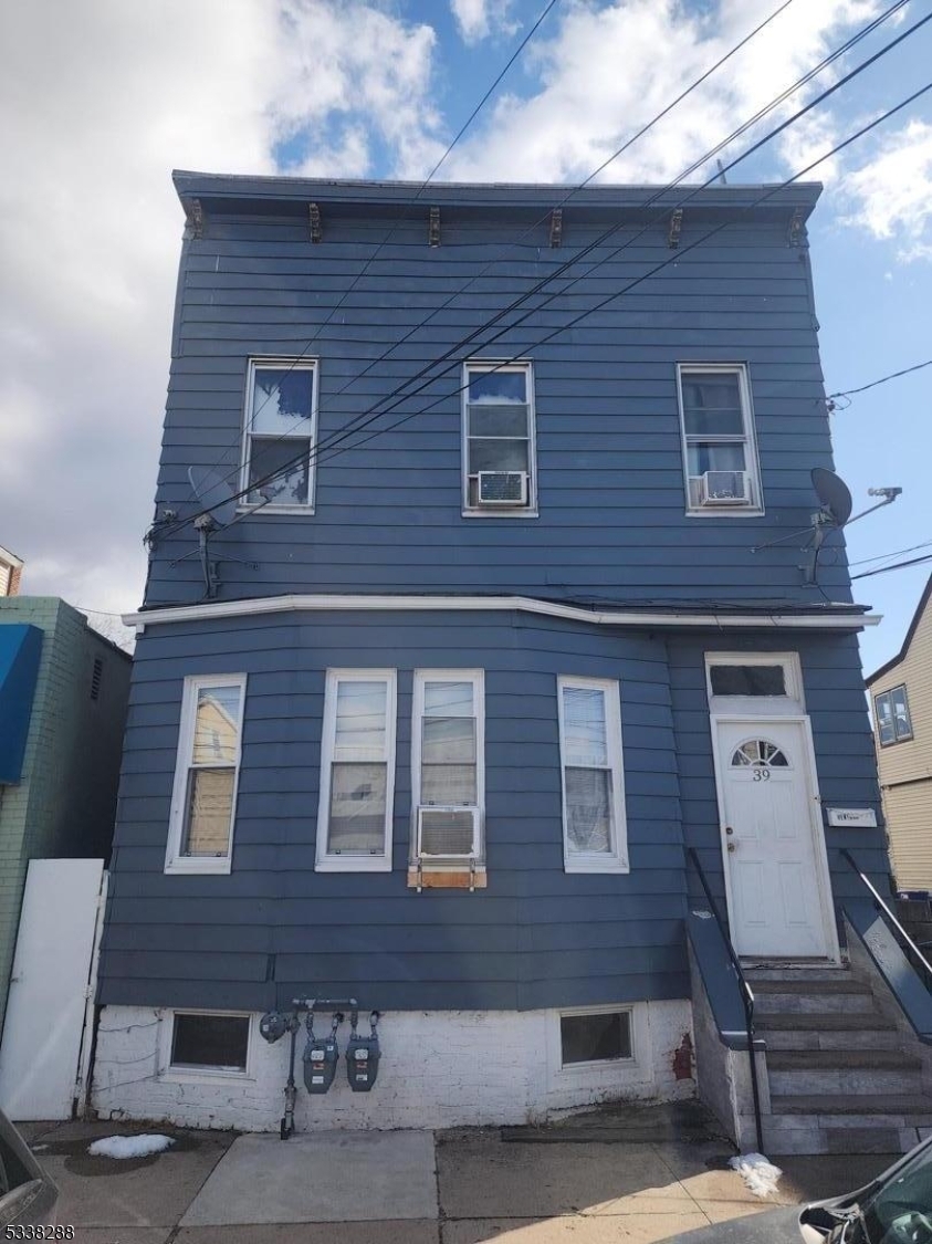 Property Photo:  39 E 17th St  NJ 07524 