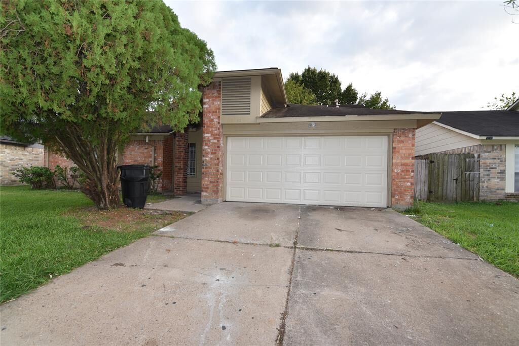 Property Photo:  12055 Plumbrook Drive  TX 77099 