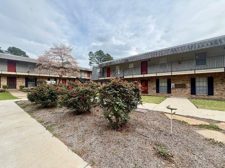 Property Photo:  1600 N 7th Street #5  TX 75601 