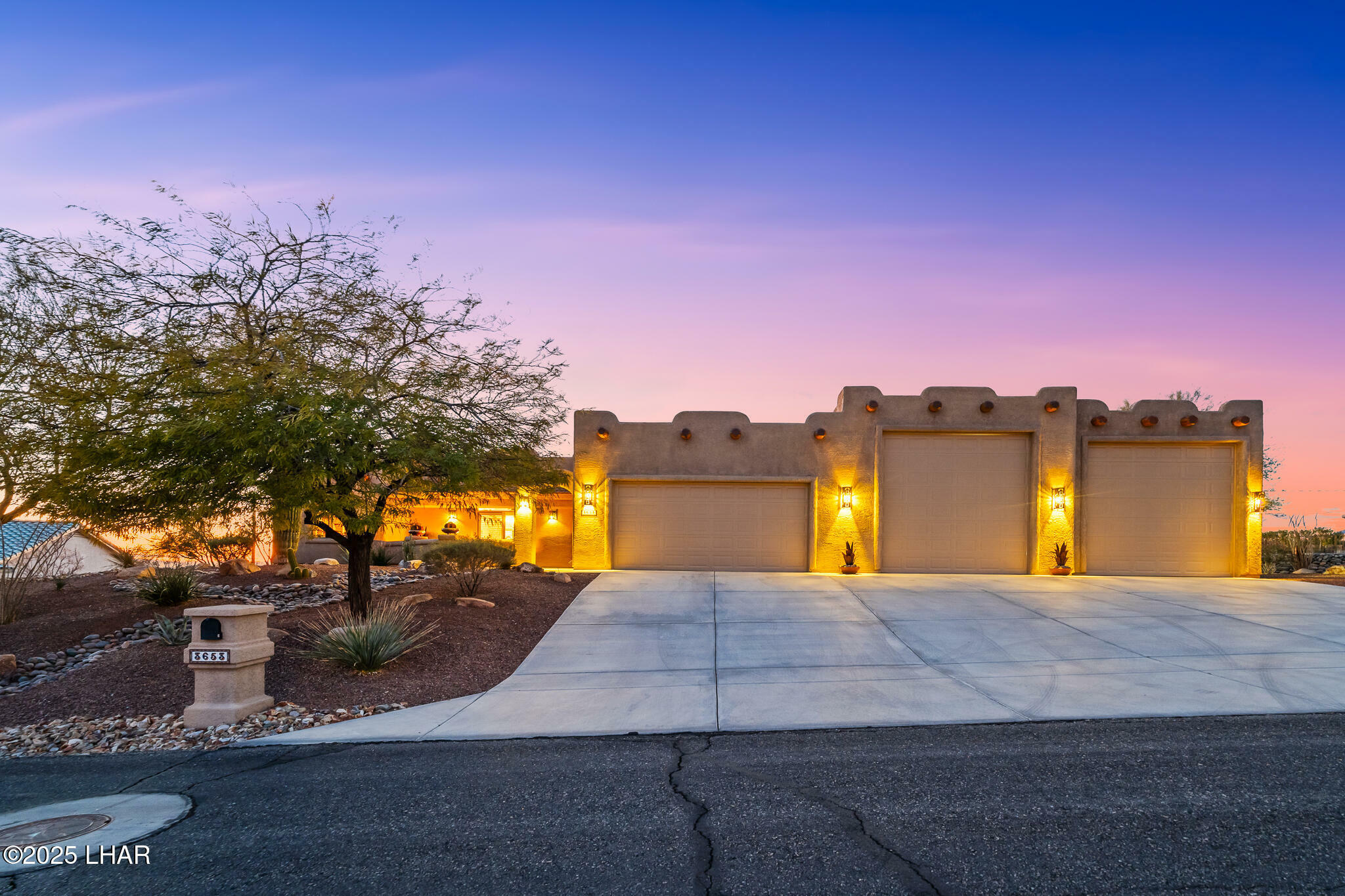 Property Photo:  3653 Pelican Pl  AZ 86406 