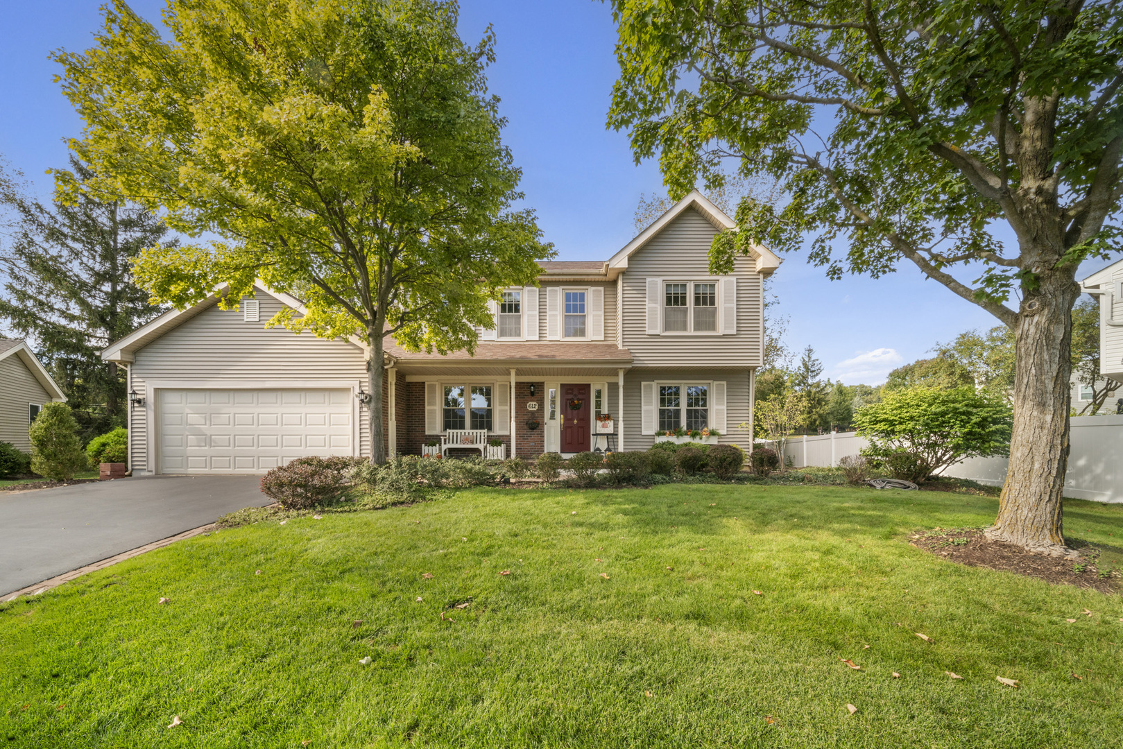 Property Photo:  612 Braemar Lane  IL 60010 