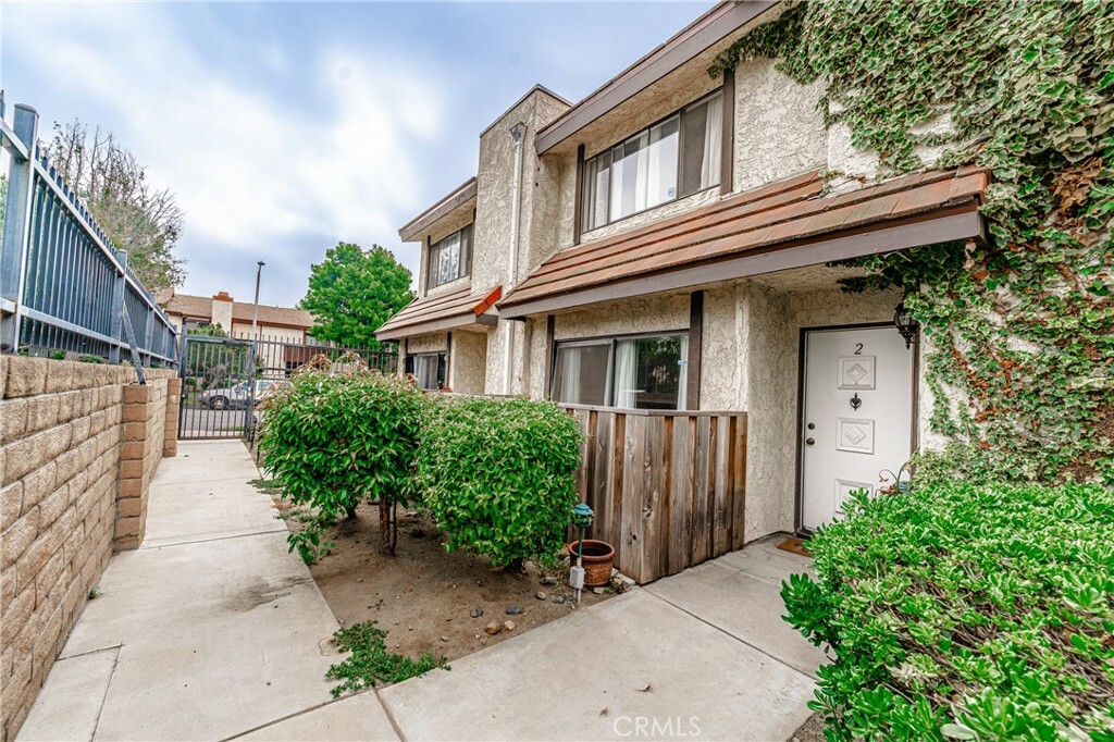 Property Photo: 9525 Sylmar Avenue 2 CA 91402