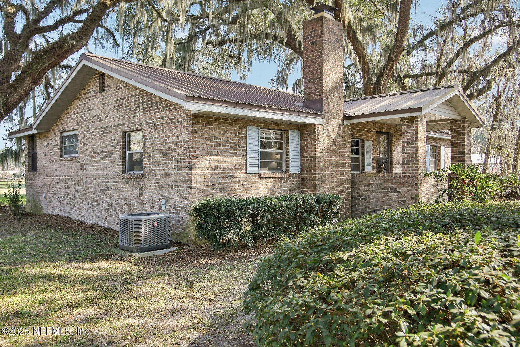 Property Photo:  11301 Young Road  FL 32218 