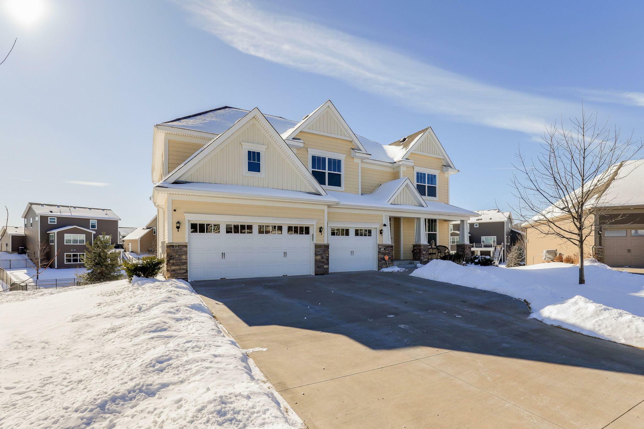 Property Photo:  609 Parkview Court  MN 55303 