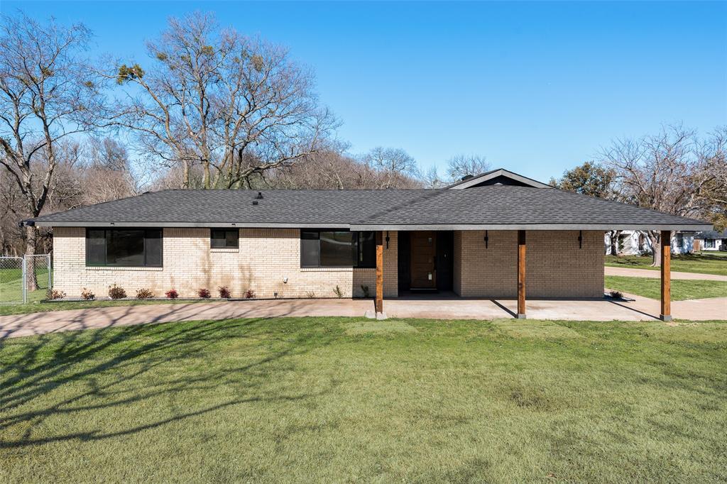 Property Photo: 101 Holly Lane TX 75154