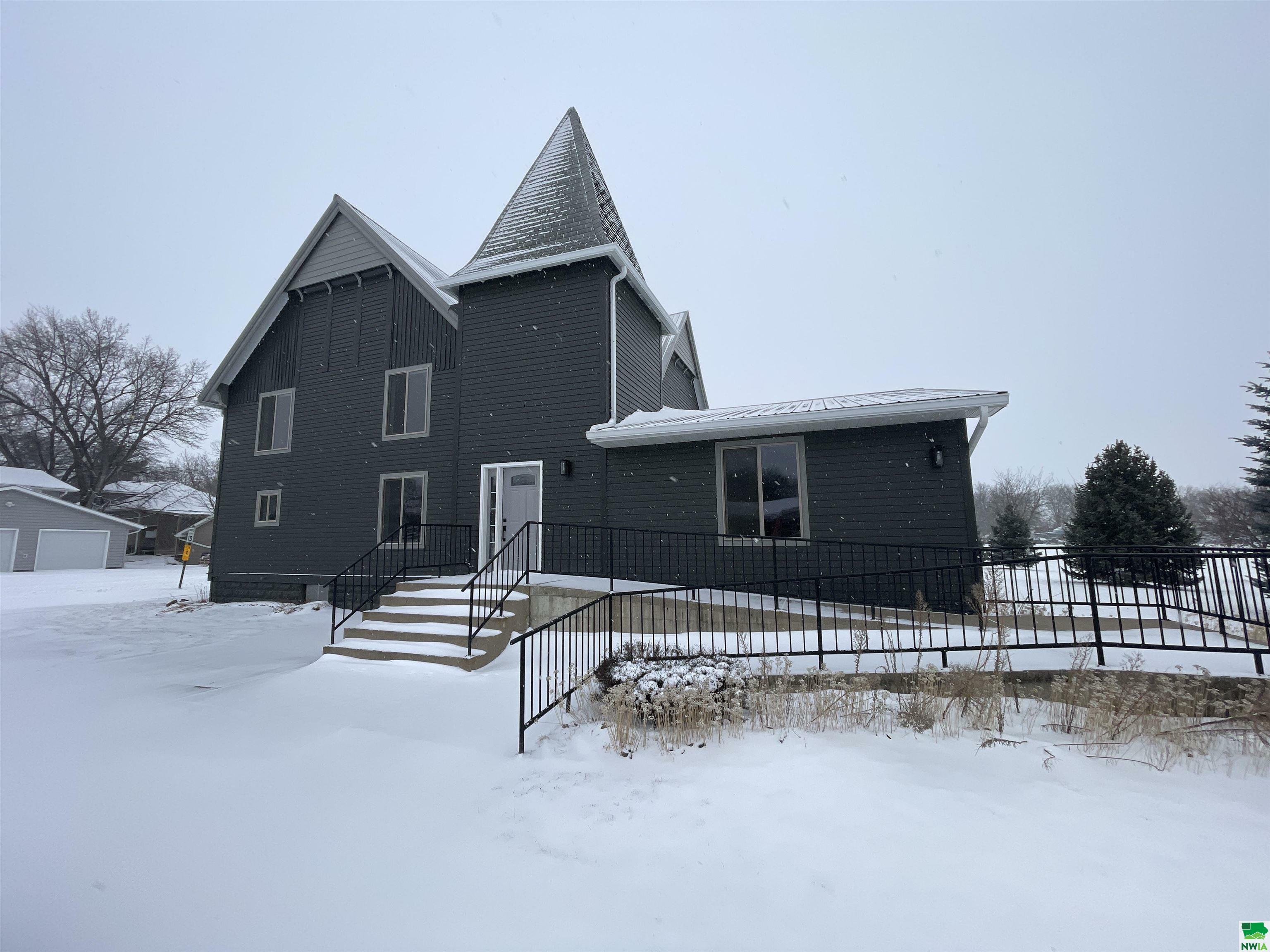 Property Photo:  802 12th Street  IA 51023 