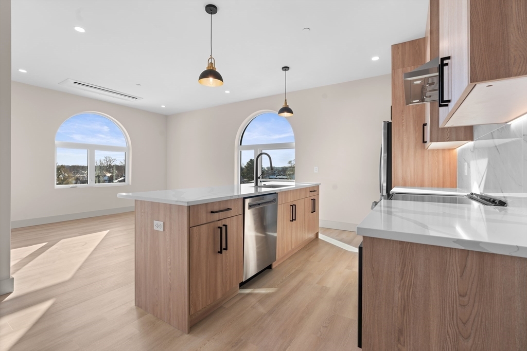 Property Photo: 463 Franklin 204 MA 02176