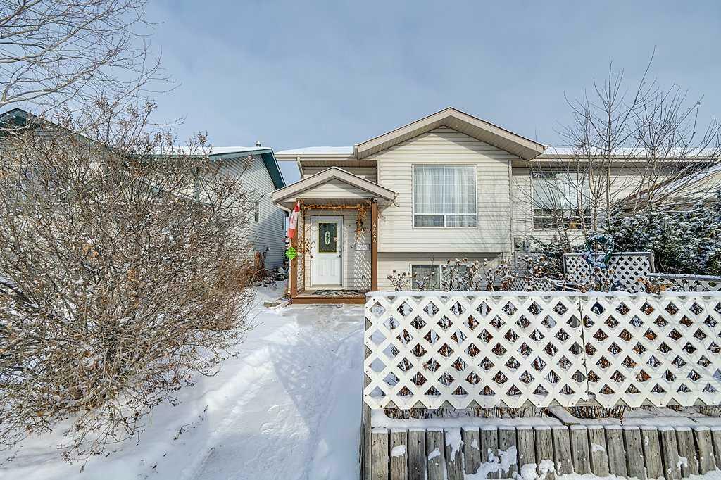 4424 47 Ave  Sylvan Lake AB T4S 1P1 photo