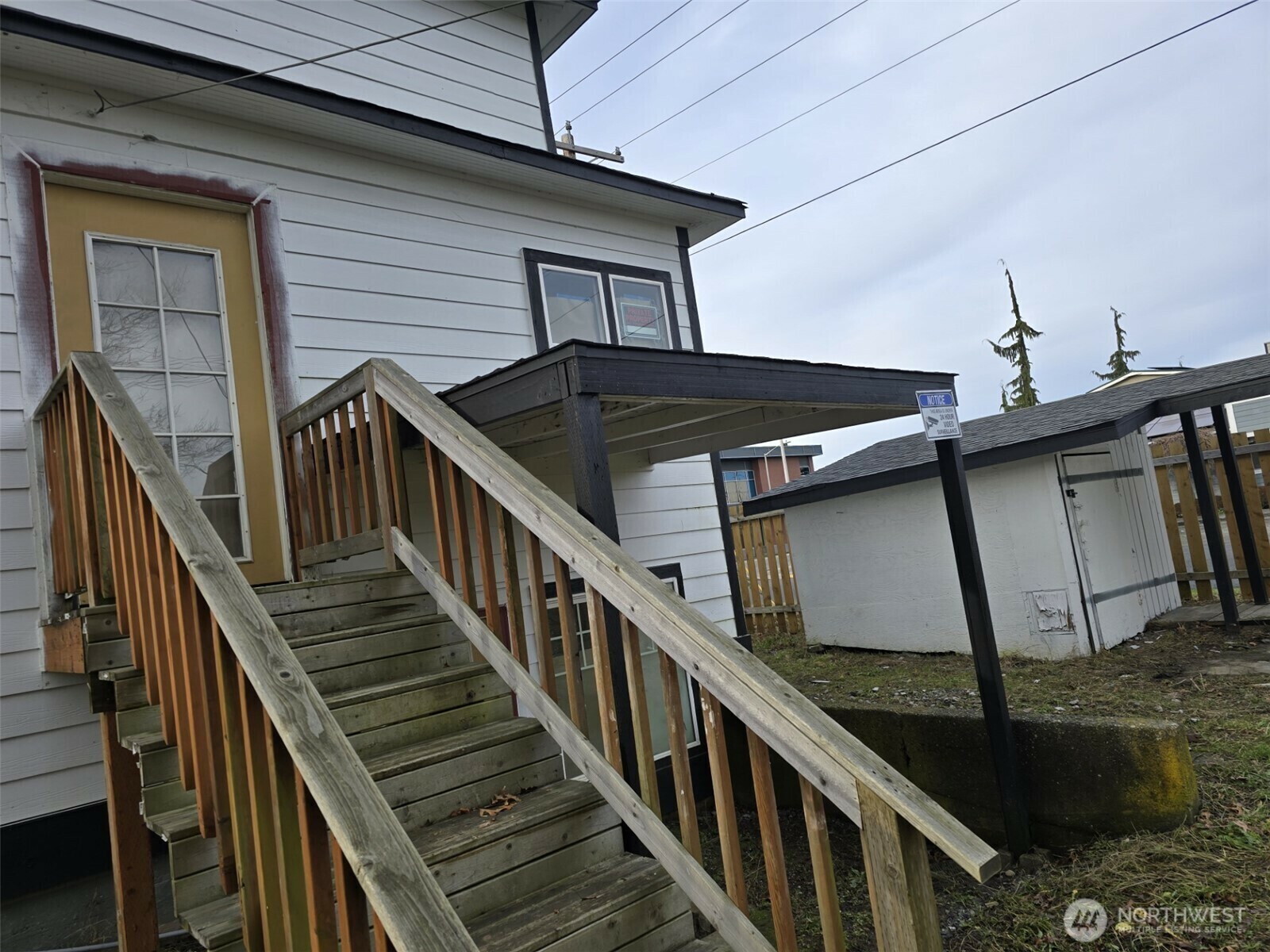 Property Photo:  1501  Broadway  WA 98201 