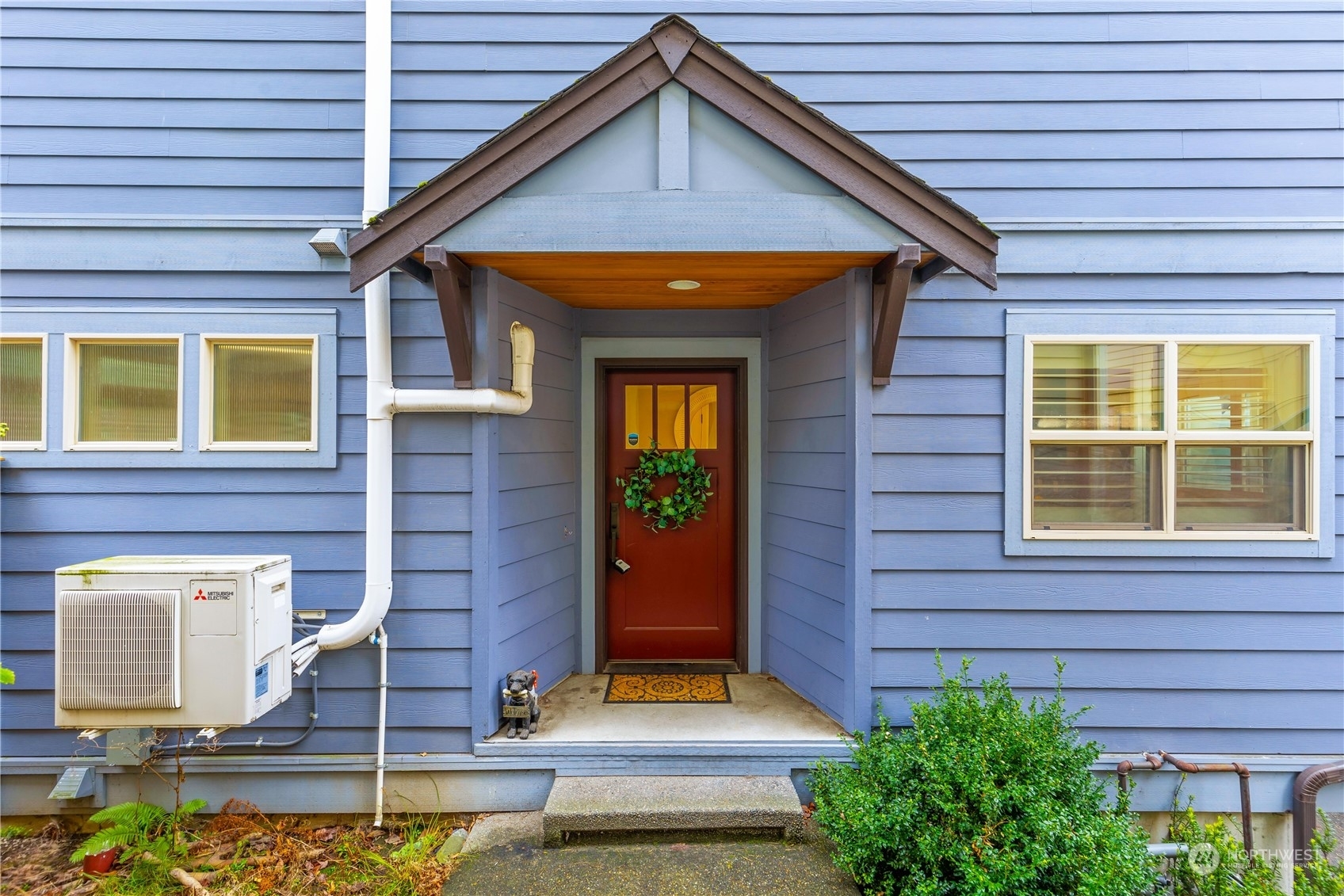 Property Photo:  3118  Franklin Avenue E B  WA 98102 