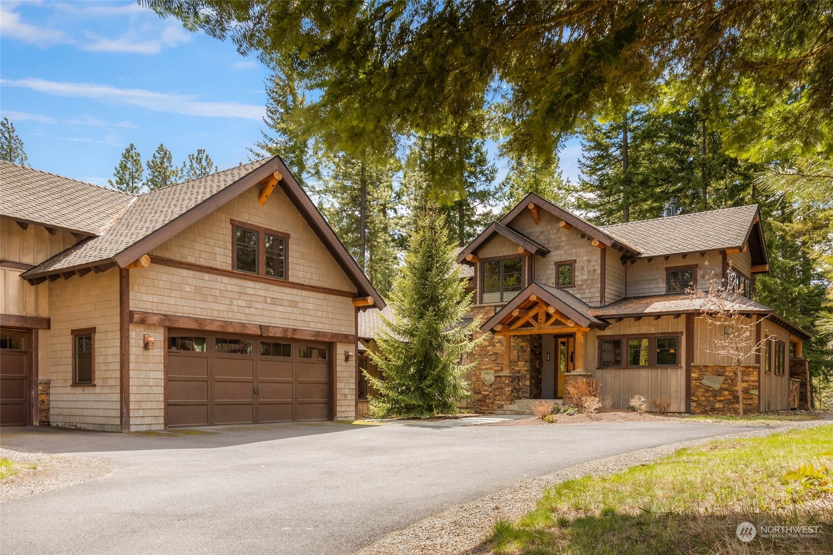 Property Photo:  440  Larkspur Loop  WA 98922 