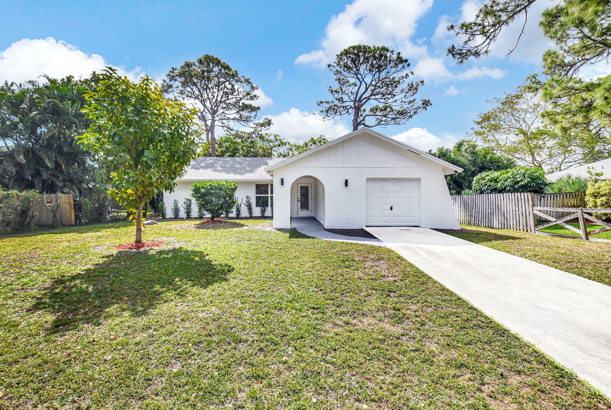 Property Photo:  5456 Sunrise Boulevard  FL 33484 