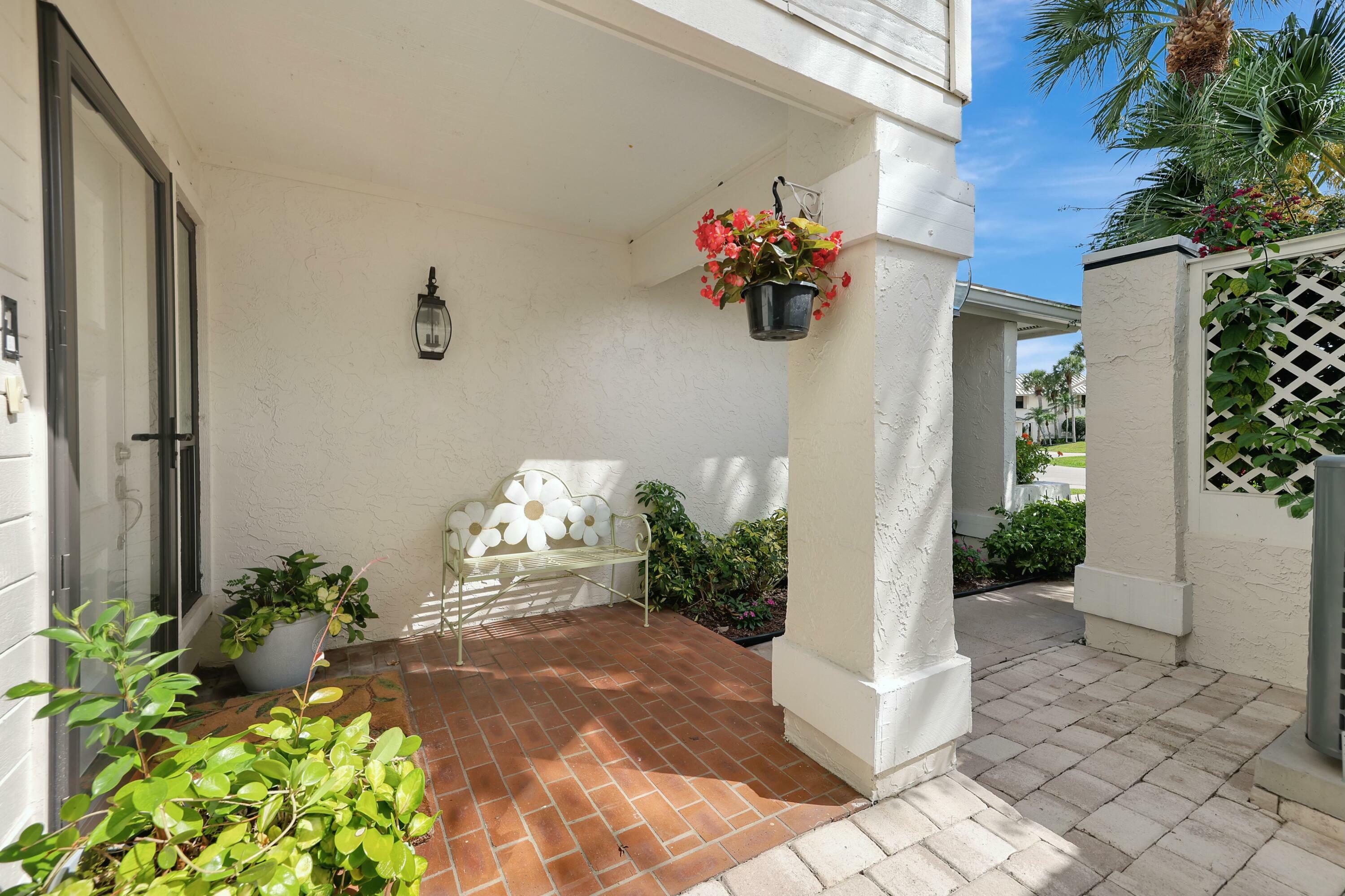 Property Photo:  5617 SE Foxcross Place  FL 34997 