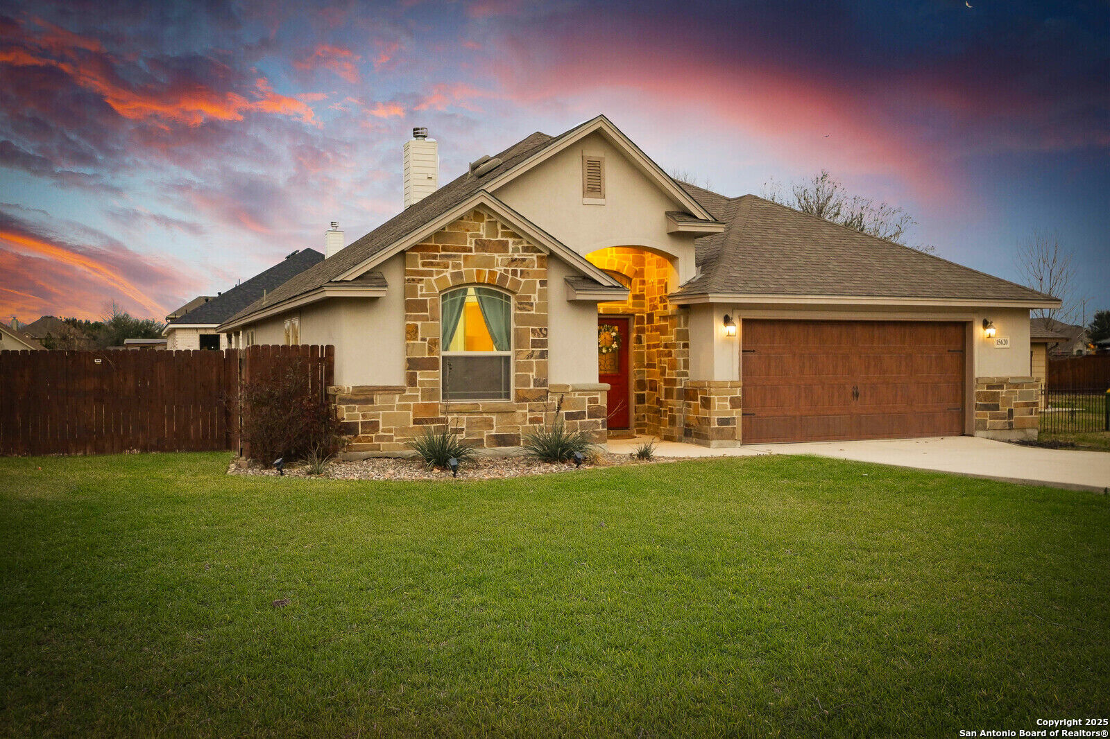 Property Photo:  15620 York Lane  TX 78154 