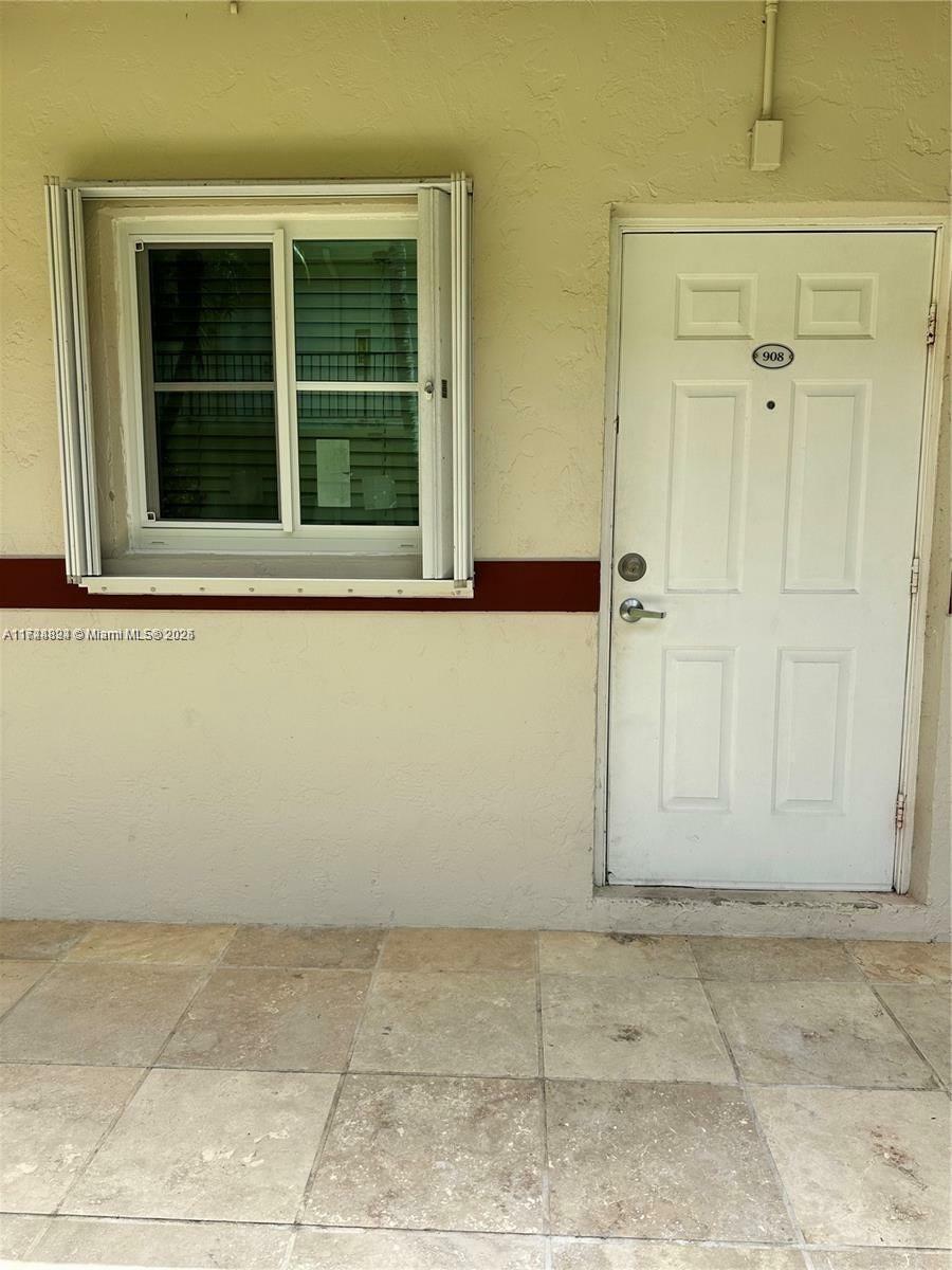 Property Photo:  8600 SW 67th Ave 908  FL 33156 