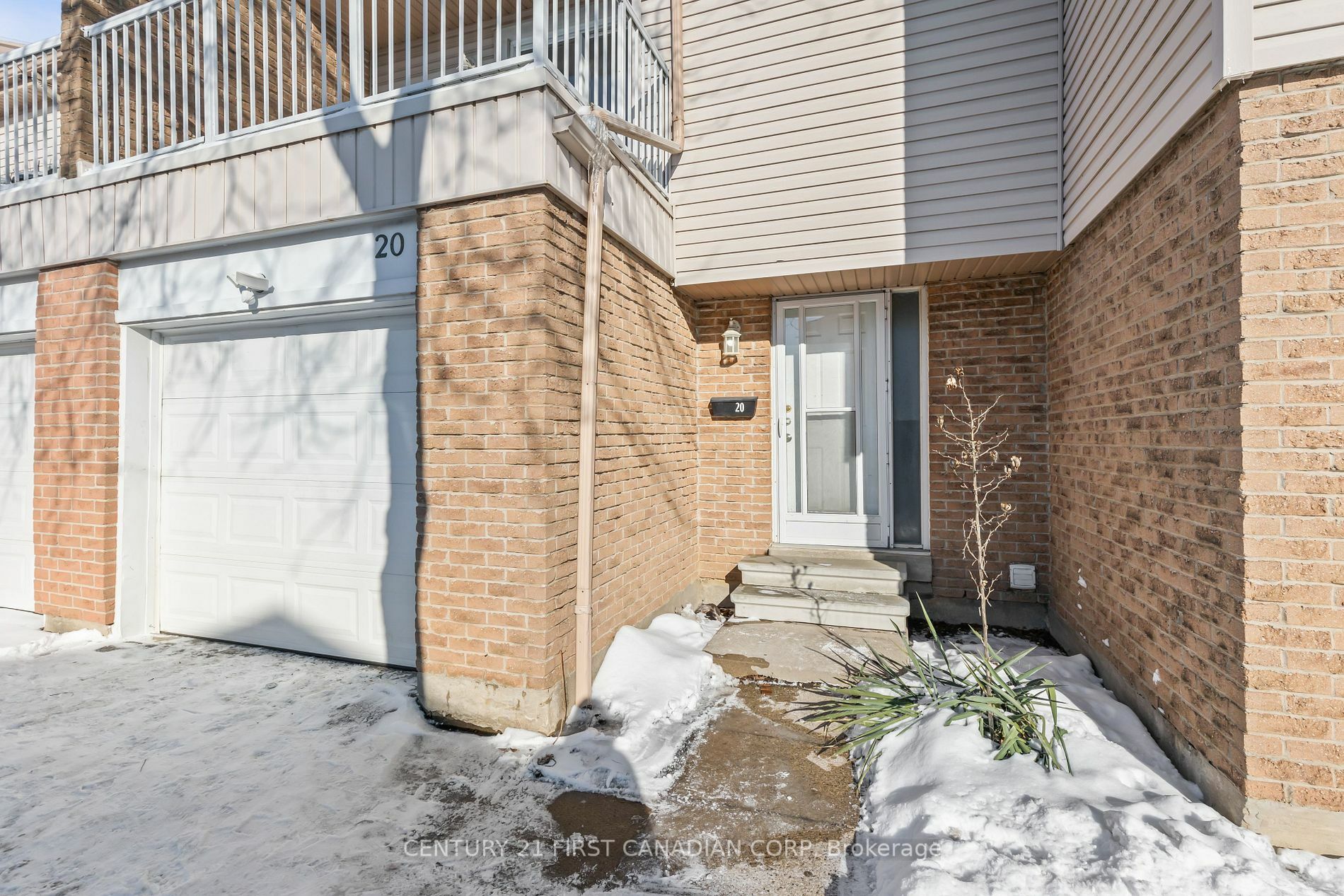 Property Photo:  500 Osgoode Dr 20  ON N6E 2G9 