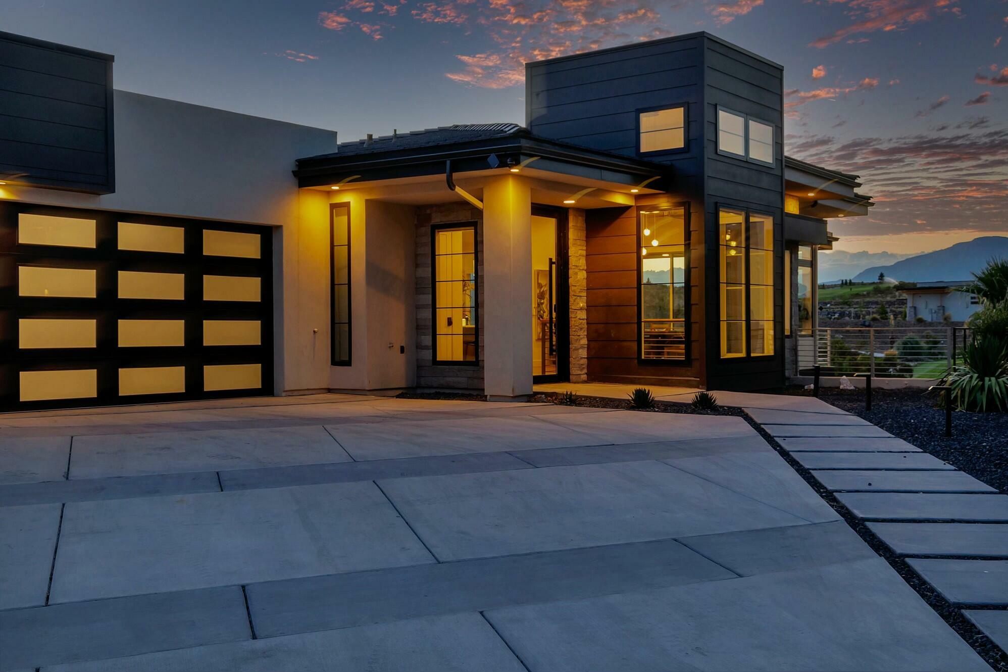 Property Photo: 1478 W Torrey Pines Rd UT 84737
