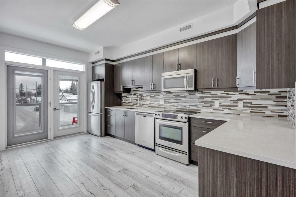 Property Photo:  461 Des Meurons Street  MB R2H 2P3 