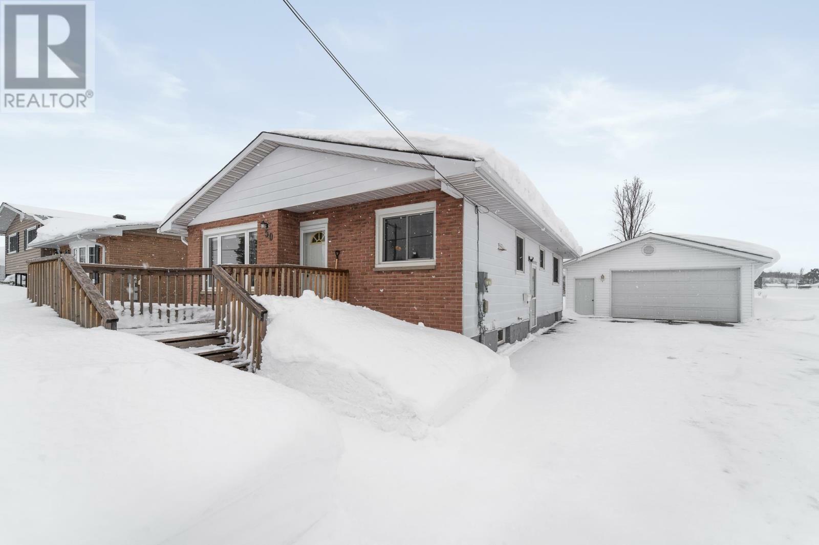 Property Photo:  50 Chippewa St  ON P6C 3A3 