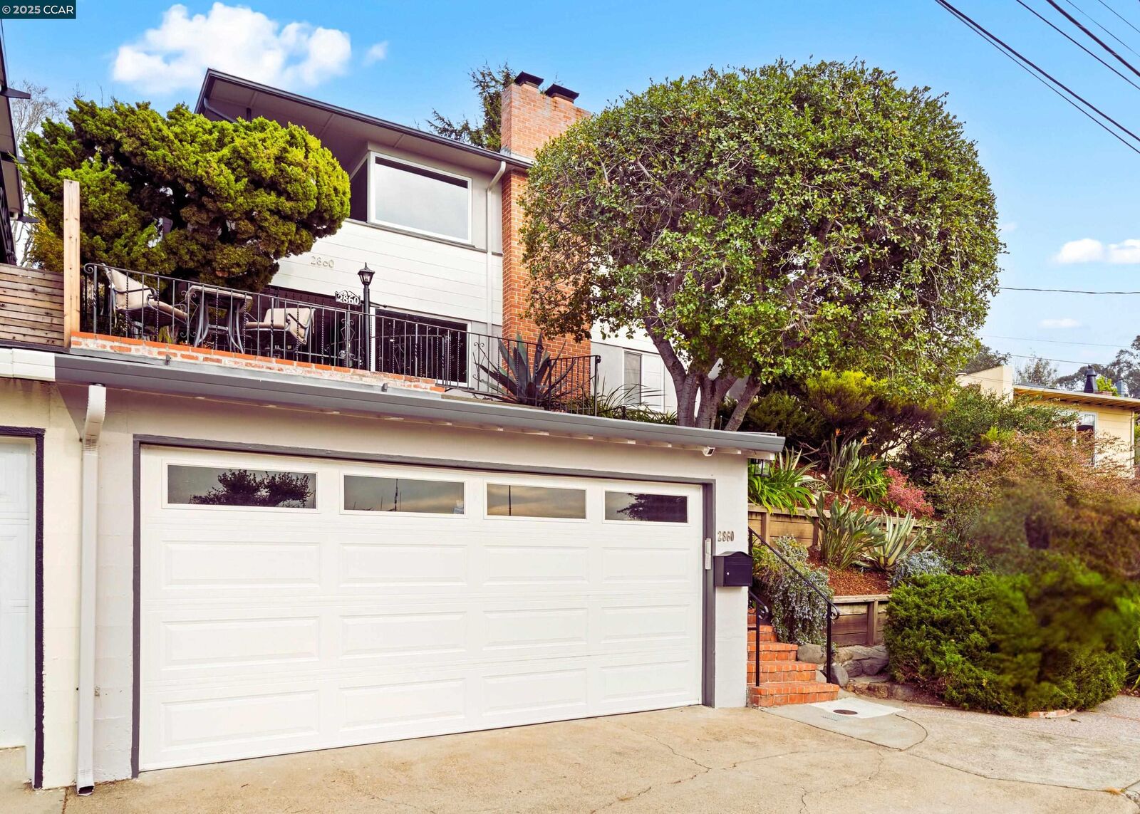 Property Photo: 2860 Alida St CA 94602