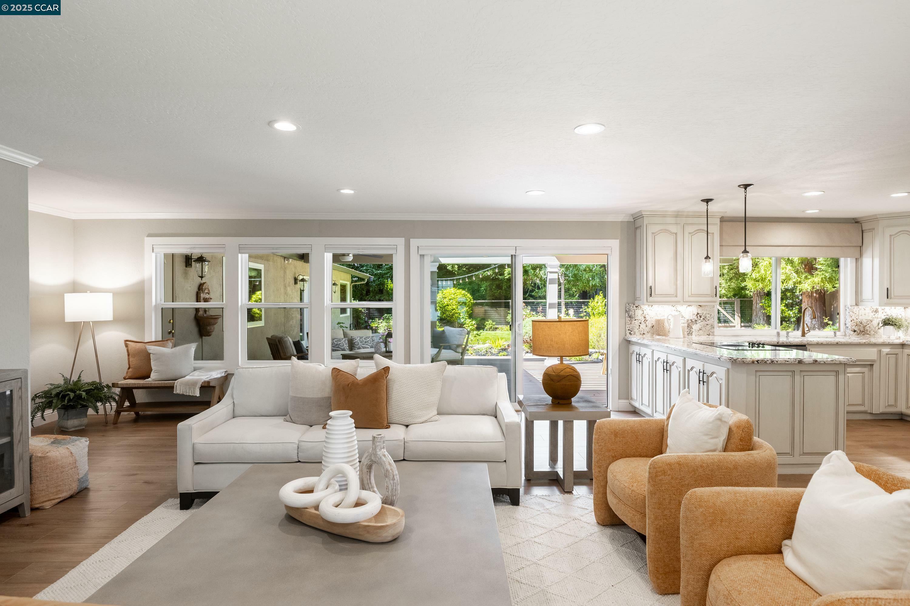 Property Photo: 685 Las Barrancas Dr CA 94526
