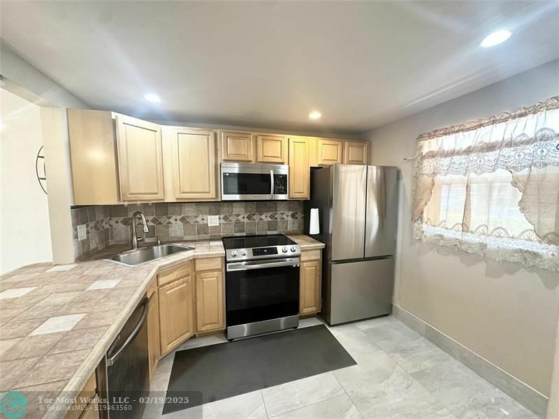 Property Photo:  8301 Sands Point Blvd 102S  FL 33321 