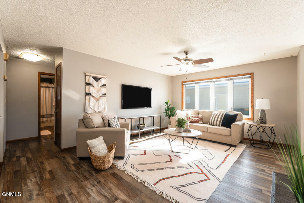 Property Photo:  2117 Harmon Avenue  ND 58501 