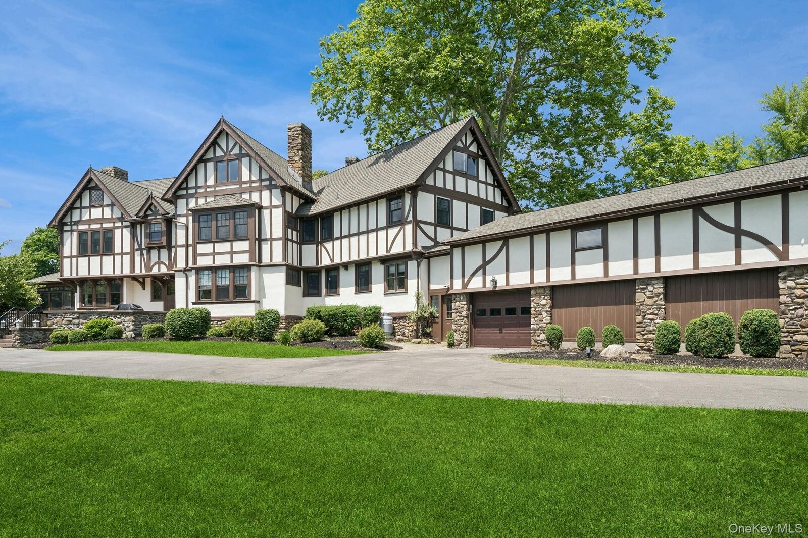 Property Photo:  157 Arcadia Road  NY 10924 