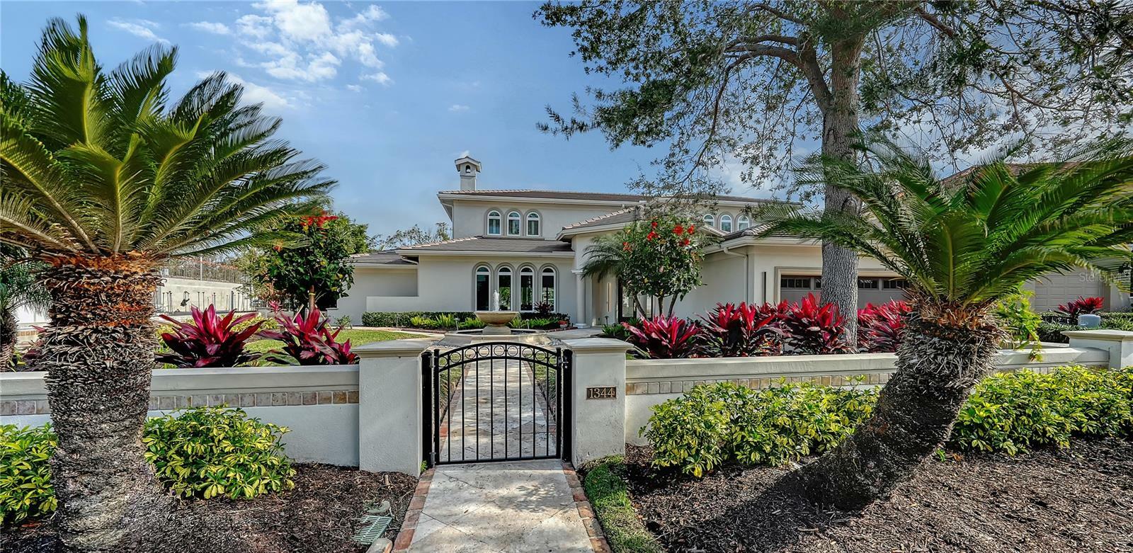 Property Photo:  1344 Harbor Drive  FL 34239 